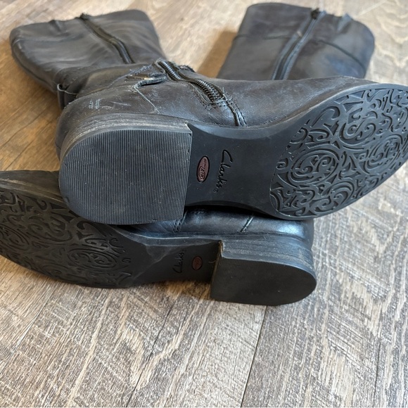 Clarks Black Heeled Boots with Leather Finish - Picture 3 of 5